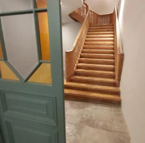 Old Town Modern Apartment *