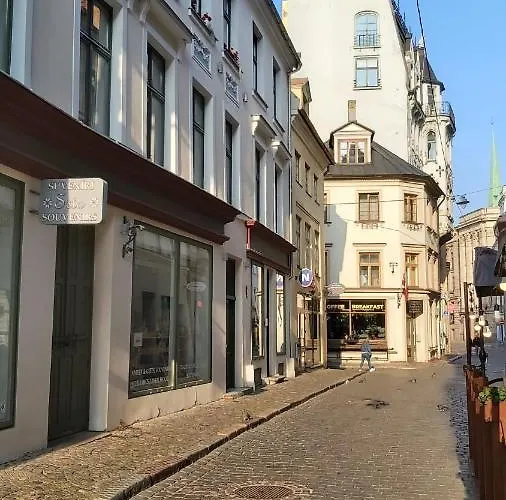 Old Town Modern Apartment