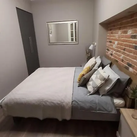 Old Town Modern Apartment