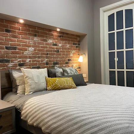 Old Town Modern Apartment