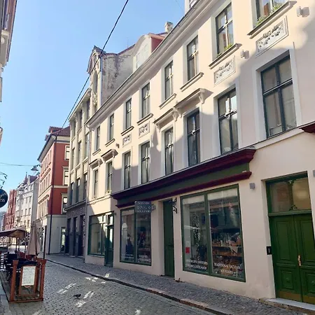 Old Town Modern Apartment *